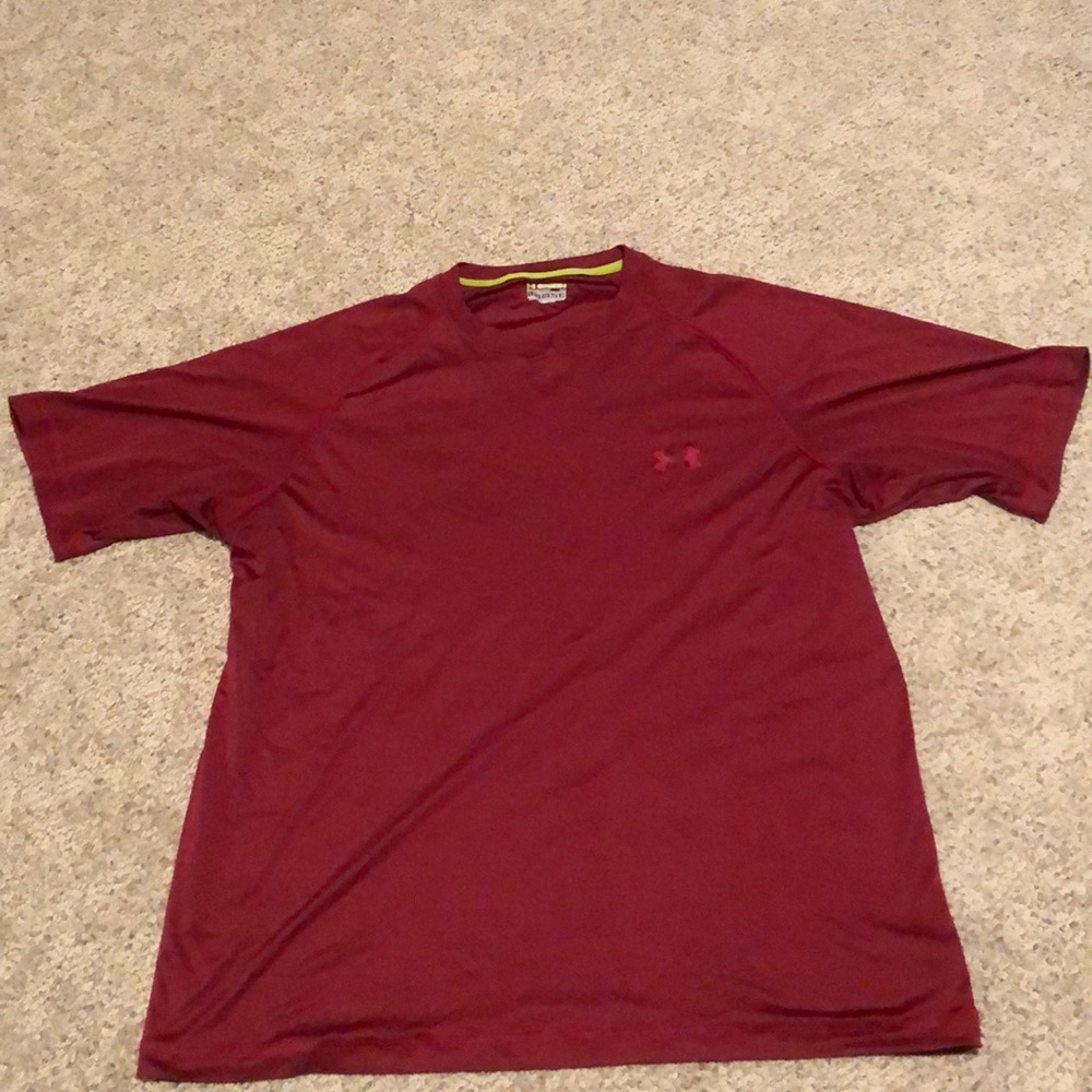 Under Armour loose fitting heat gear